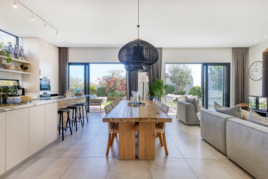 3 Bedroom Property for Sale in Sea Point Western Cape